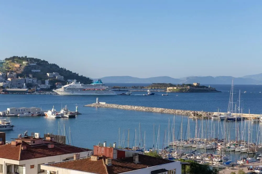 Standard Tek Büyük veya İki Ayrı Yataklı Oda