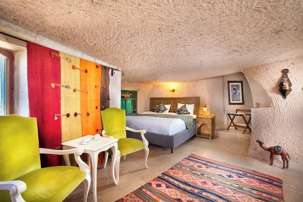 Imperial Cave Suite with Balloon View