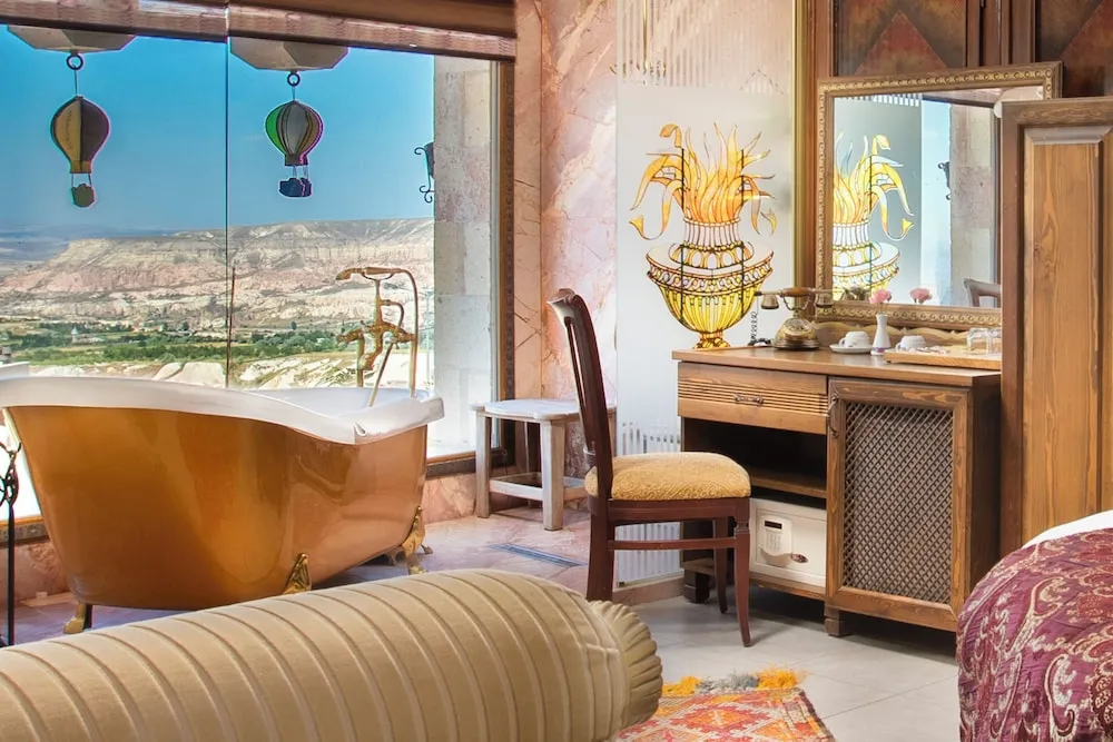 Luxury Room with Balloon View