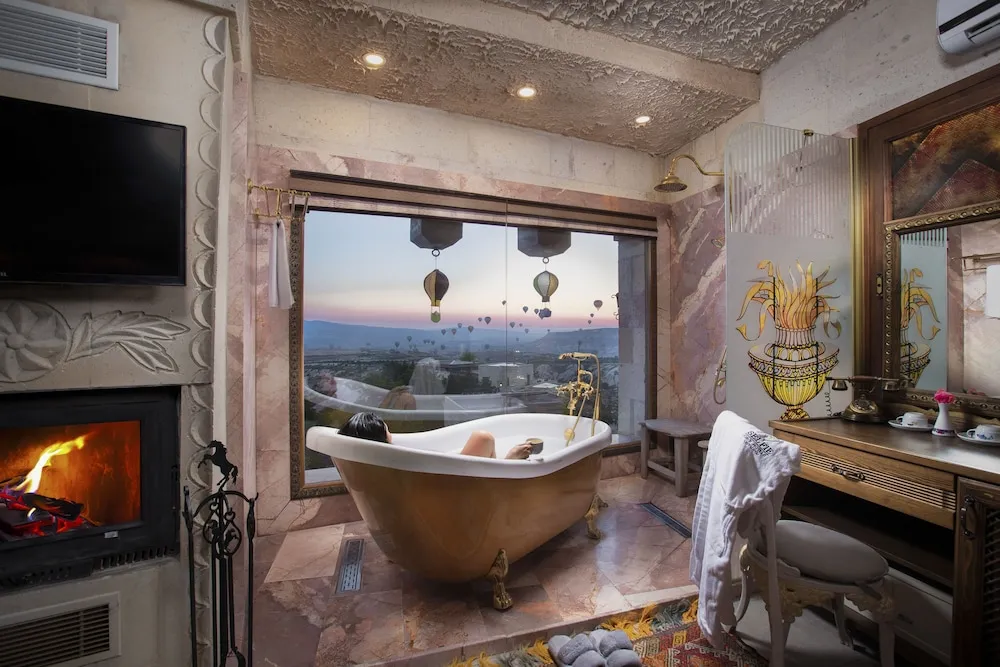 Luxury Room with Balloon View