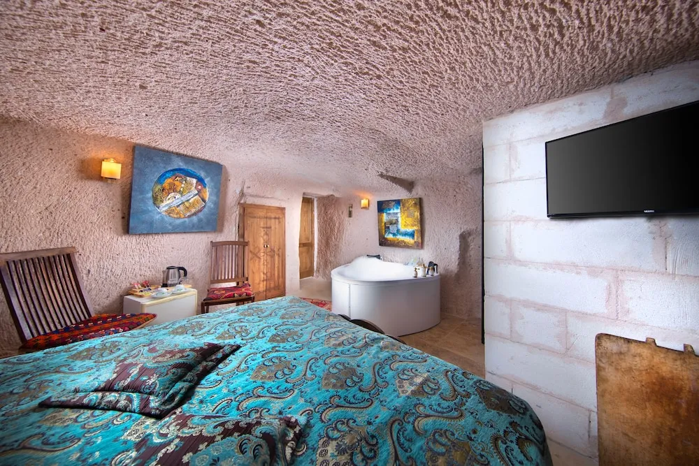 Junior Cave Room With Jakuzzi