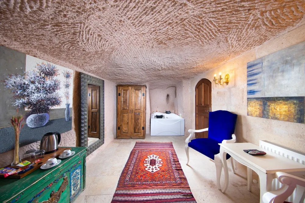Junior Cave Room With Jakuzzi