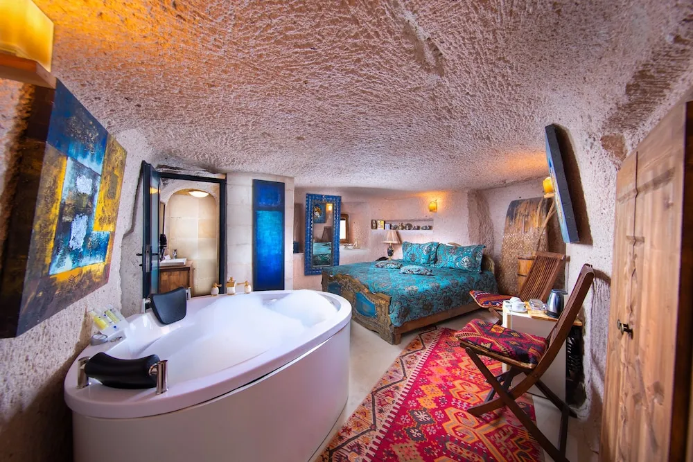 Junior Cave Room With Jakuzzi