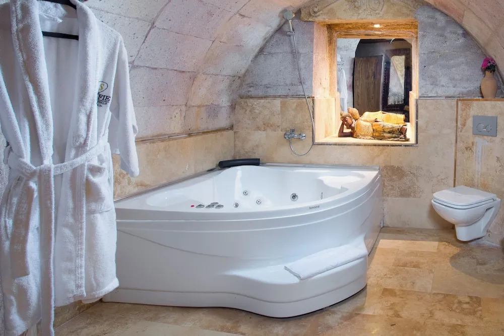 Deluxe Cave Room With Jakuzzi