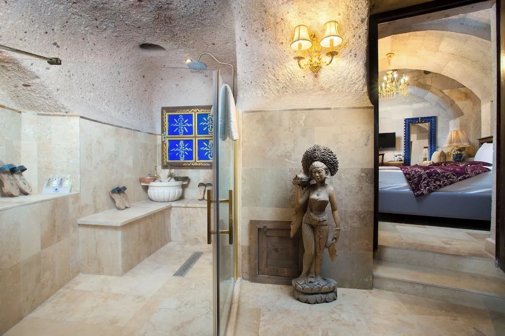 Deluxe Cave Room With Jakuzzi