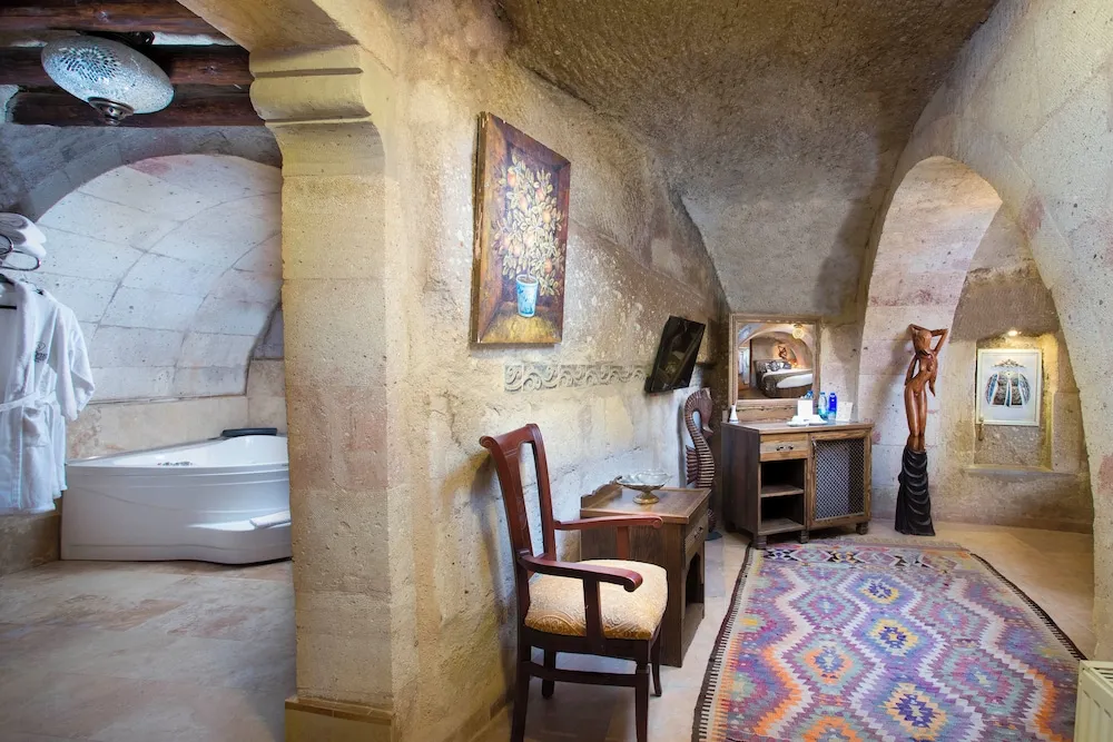 Deluxe Cave Room With Jakuzzi