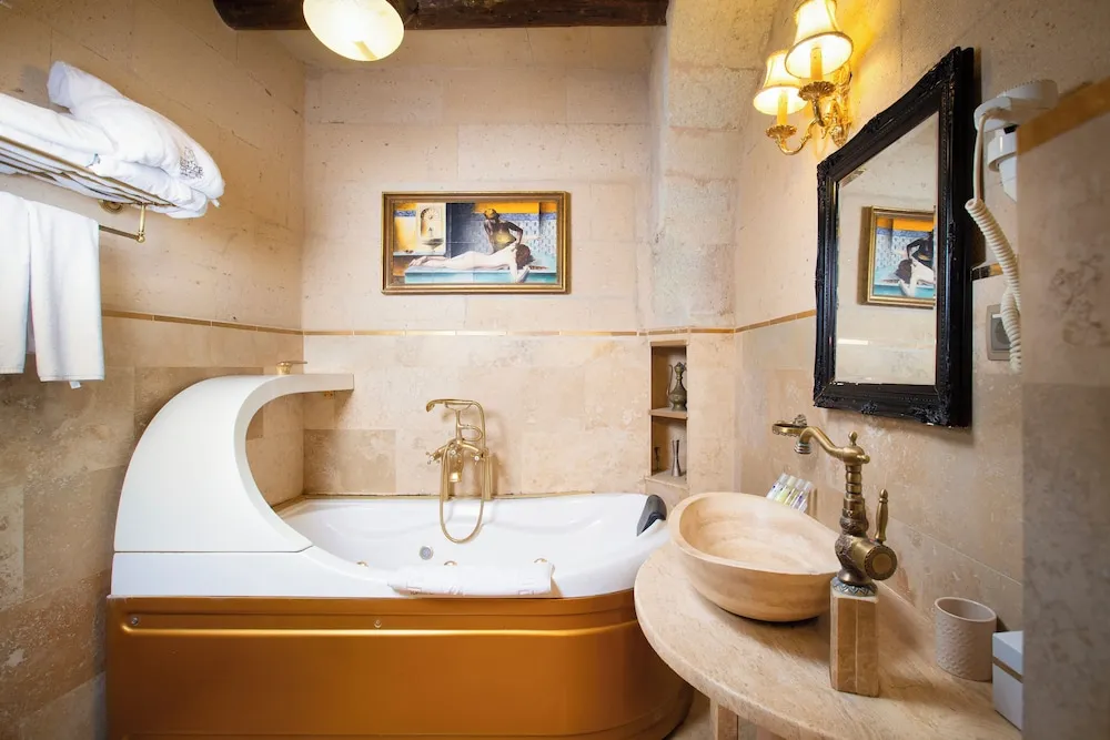Deluxe Cave Room With Jakuzzi