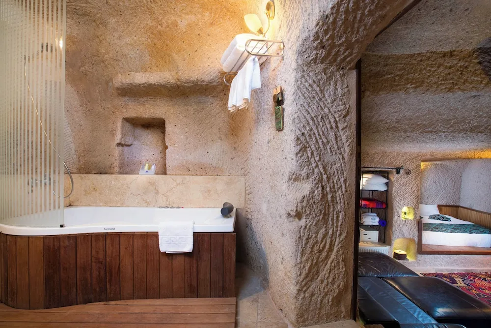 Deluxe Cave Room With Jakuzzi