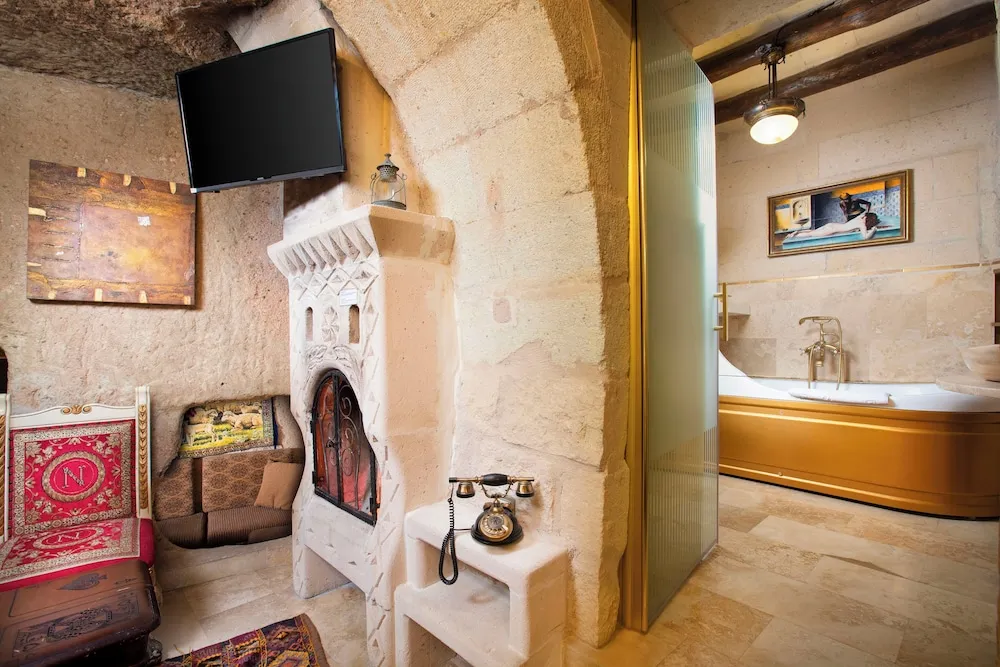 Deluxe Cave Room With Jakuzzi