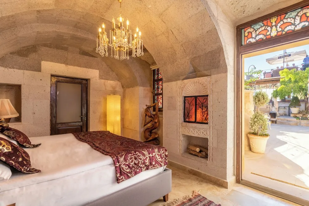 Deluxe Cave Room With Jakuzzi