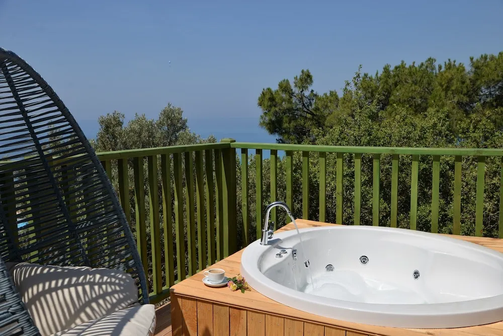 Superior Bungalov, Sıcak Su Küveti, Deniz Manzaralı