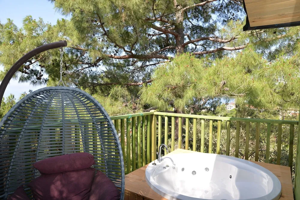 Design Bungalov, Sıcak Su Küveti