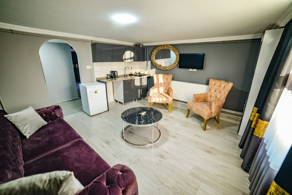 Basic Apart Daire, 1 En Büyük (King) Boy Yatak ve Çekyat, Sigara İçilebilir, Şehir Manzaralı