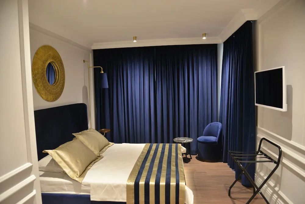 Deluxe Tek Büyük Yataklı Oda