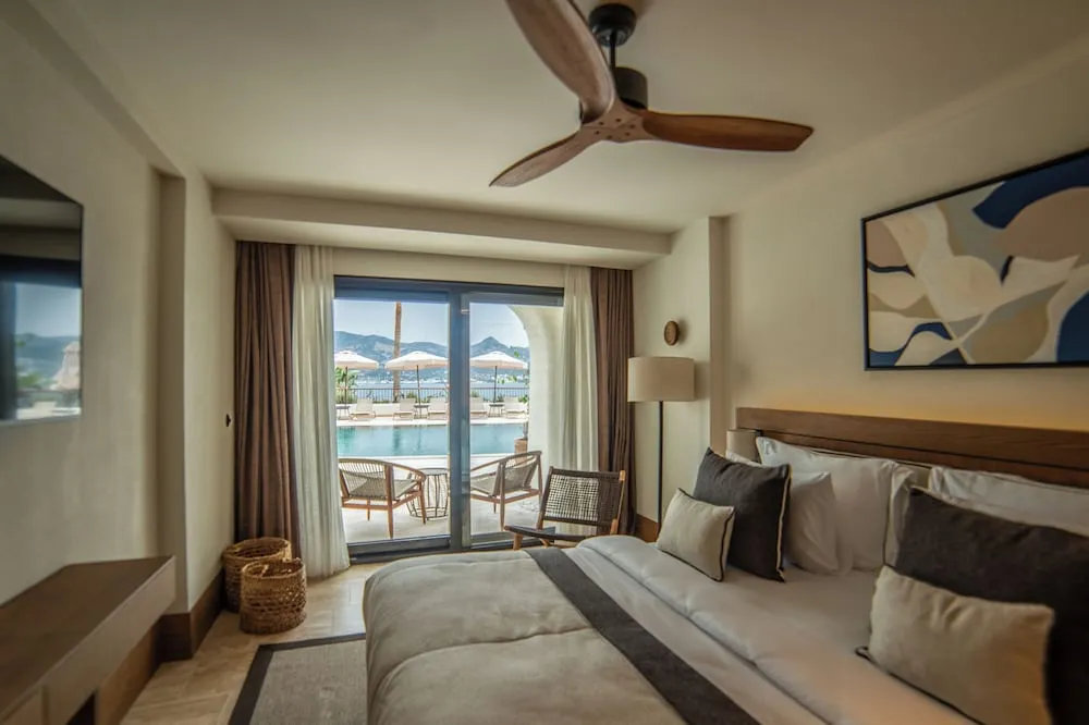 Poolside Suite