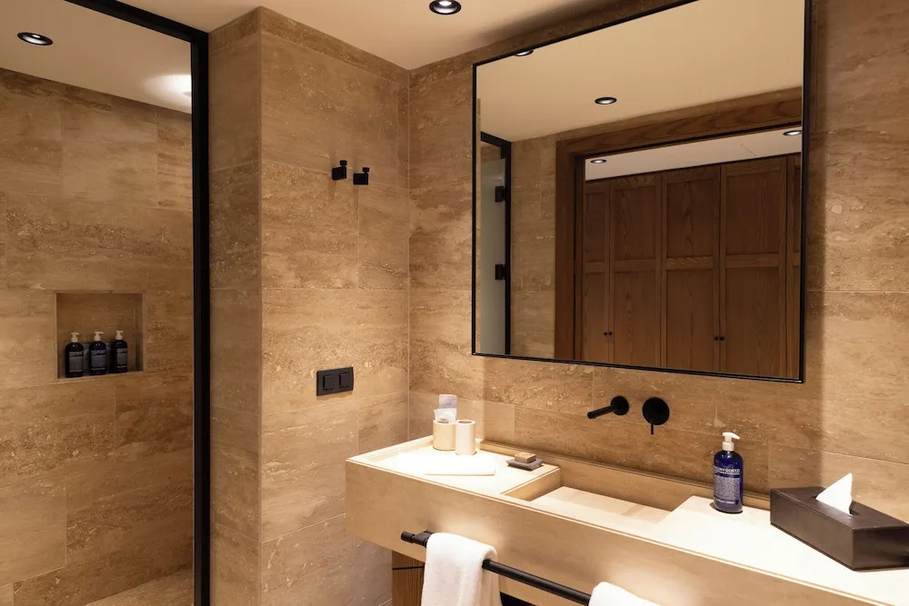 Poolside Suite