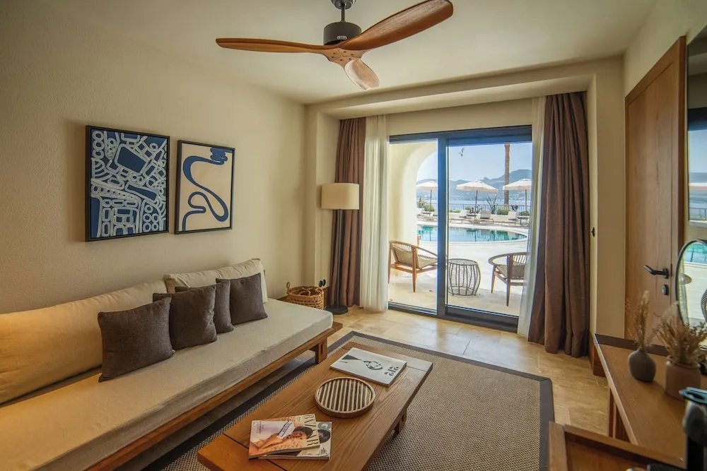 Poolside Suite