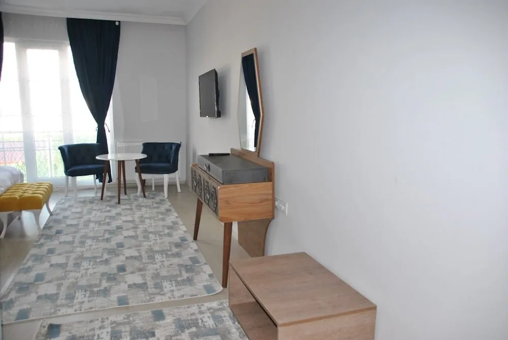 Standard Tek Büyük veya İki Ayrı Yataklı Oda