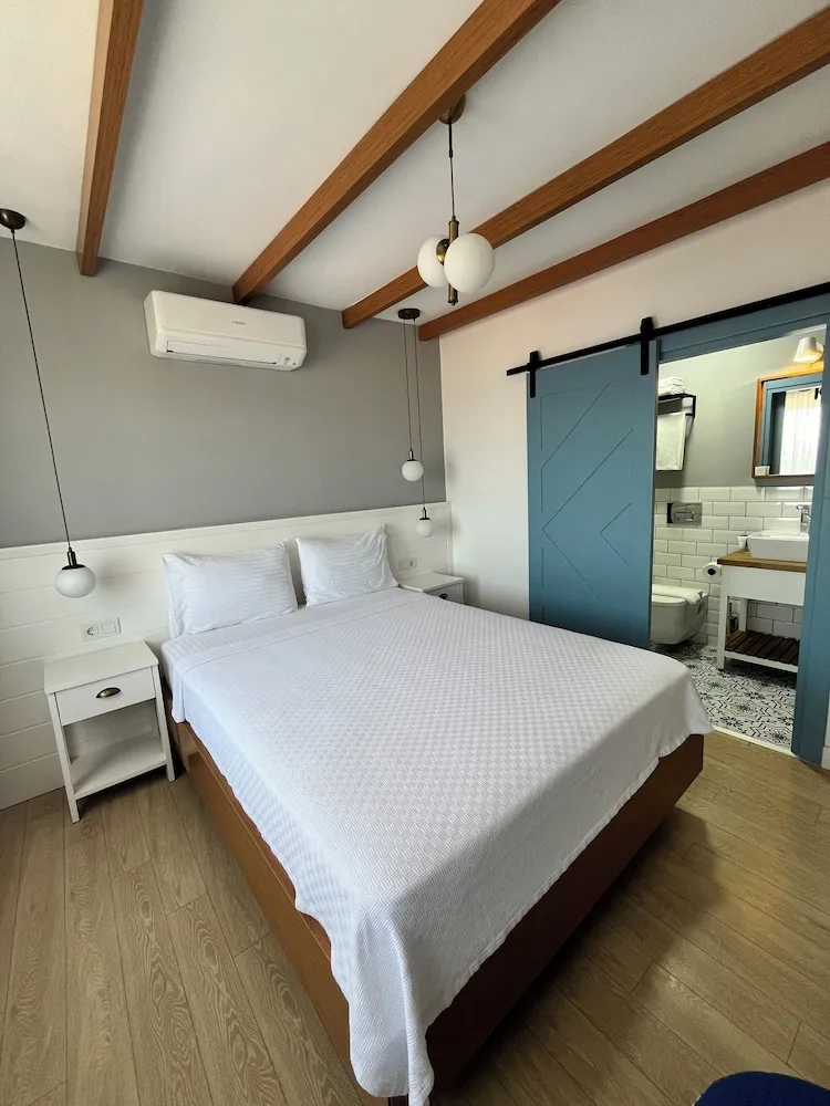 Deluxe Üç Kişilik Oda, Deniz Manzaralı
