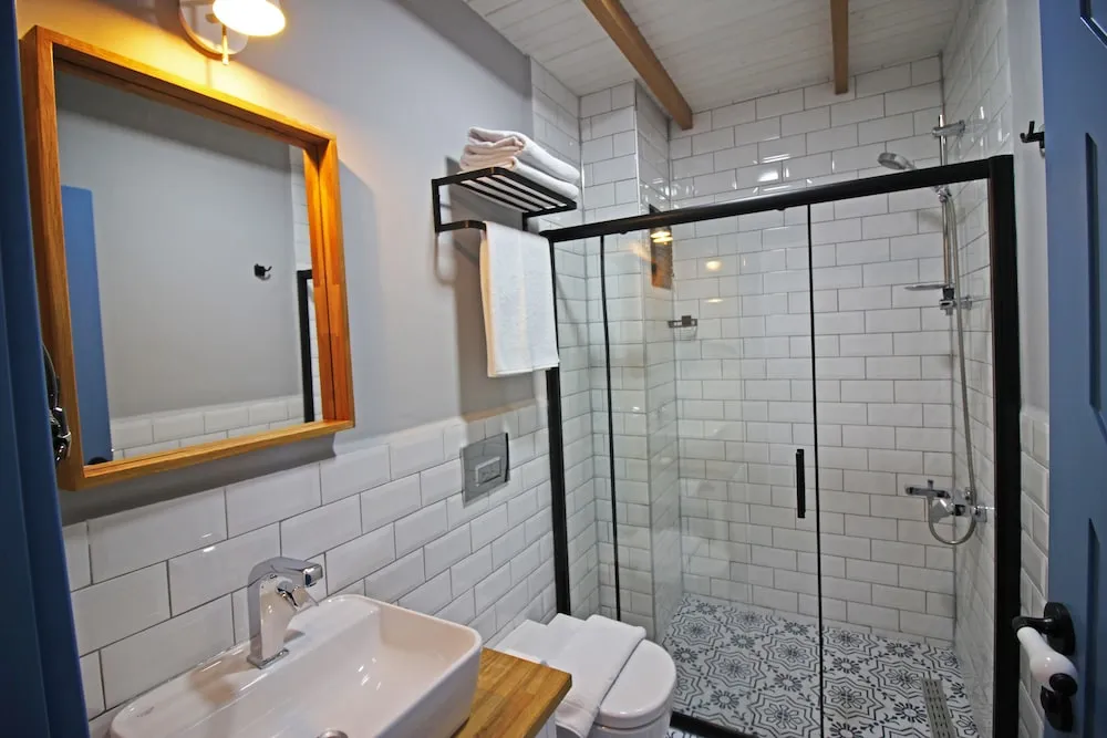 Deluxe Üç Kişilik Oda, Deniz Manzaralı