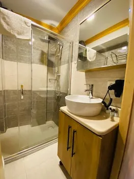 Golden Sail Hotel Old City