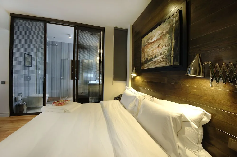 Budget Double Room (Breakfast Excluded)