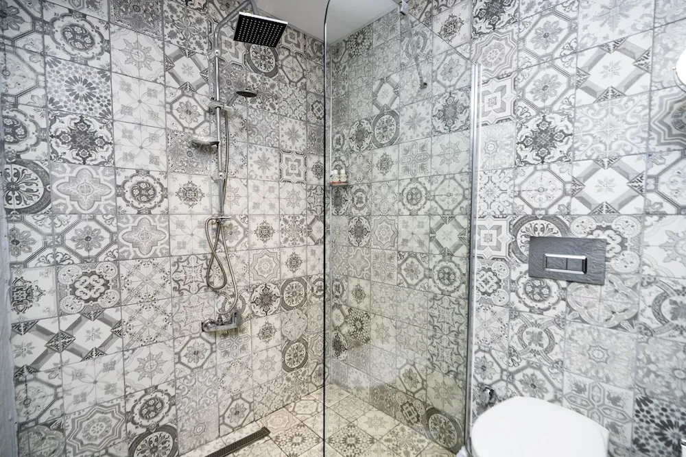 Design Tek Büyük Yataklı Oda, 1 Büyük (Queen) Boy Yatak, Sigara İçilmez, Avlu Manzaralı