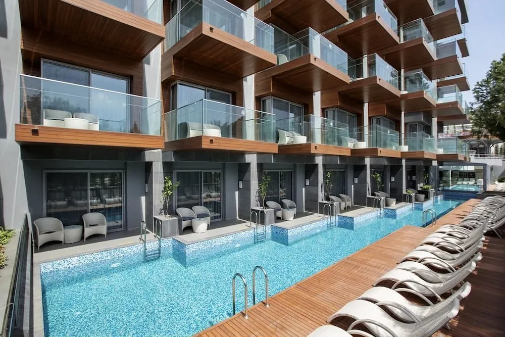 Deluxe Oda, 1 En Büyük (King) Boy Yatak (Shared Pool & Sun Deck)