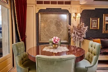 Alzer Hotel - Special Class