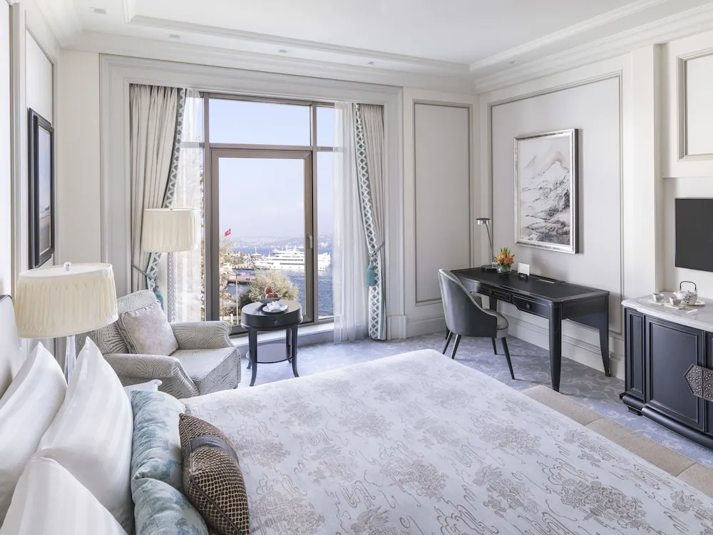Deluxe İki Ayrı Yataklı Oda (Bosphorus Partial View)