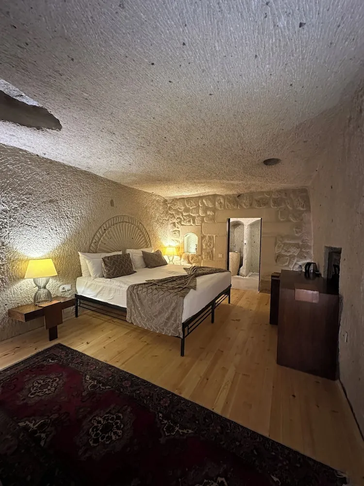 Family Cave Room