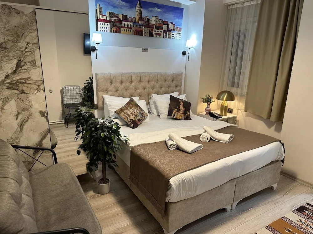 Deluxe Tek Büyük Yataklı Oda