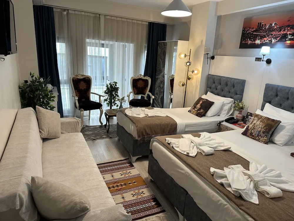 Deluxe Üç Kişilik Oda
