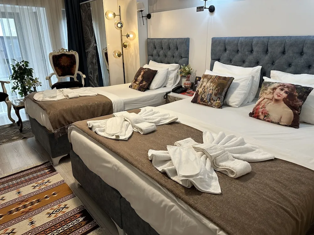 Deluxe Üç Kişilik Oda