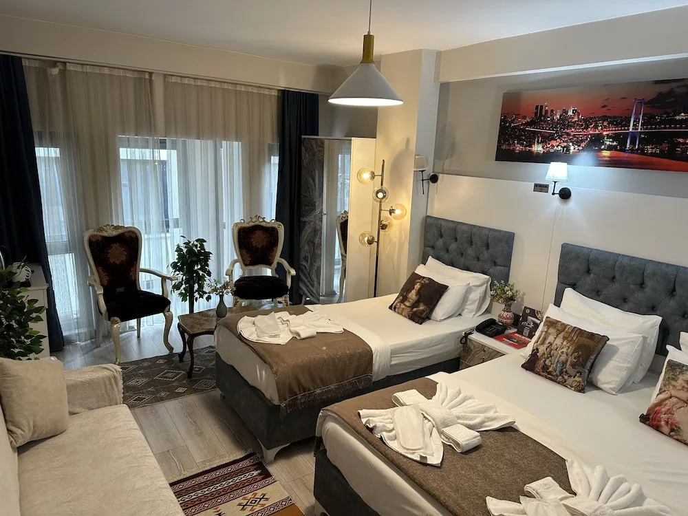 Deluxe Üç Kişilik Oda