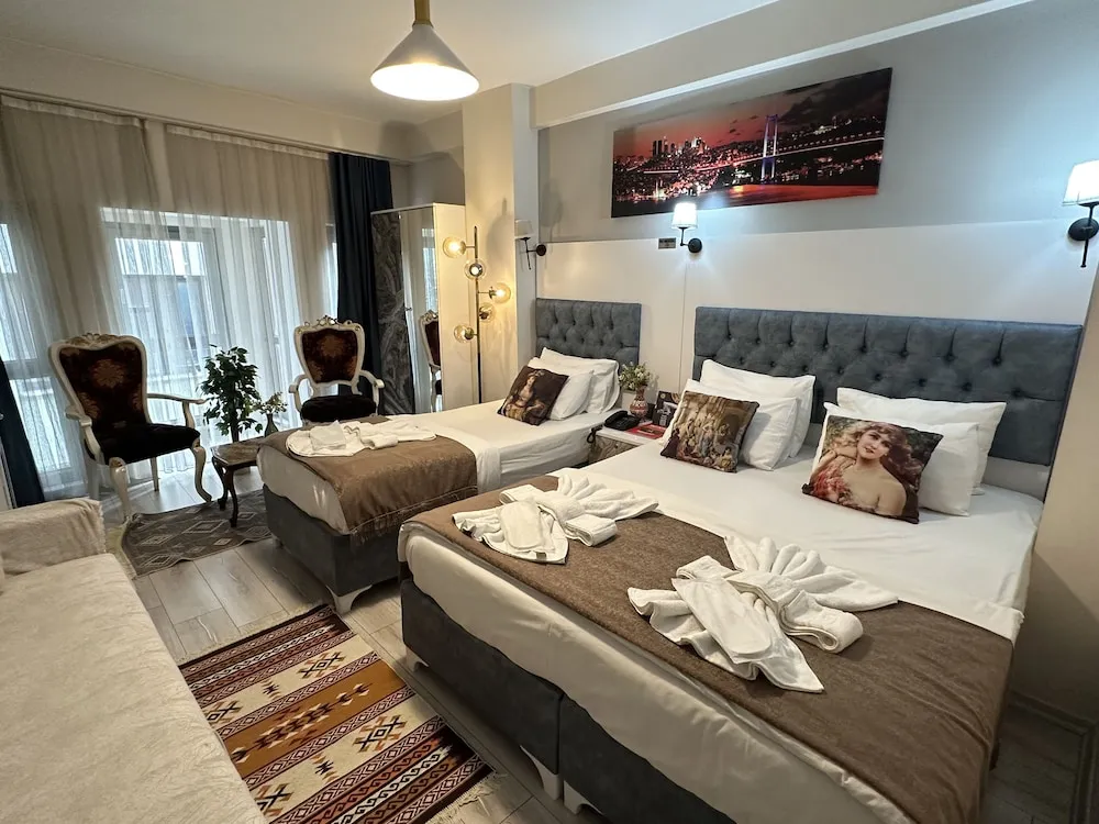 Deluxe Üç Kişilik Oda
