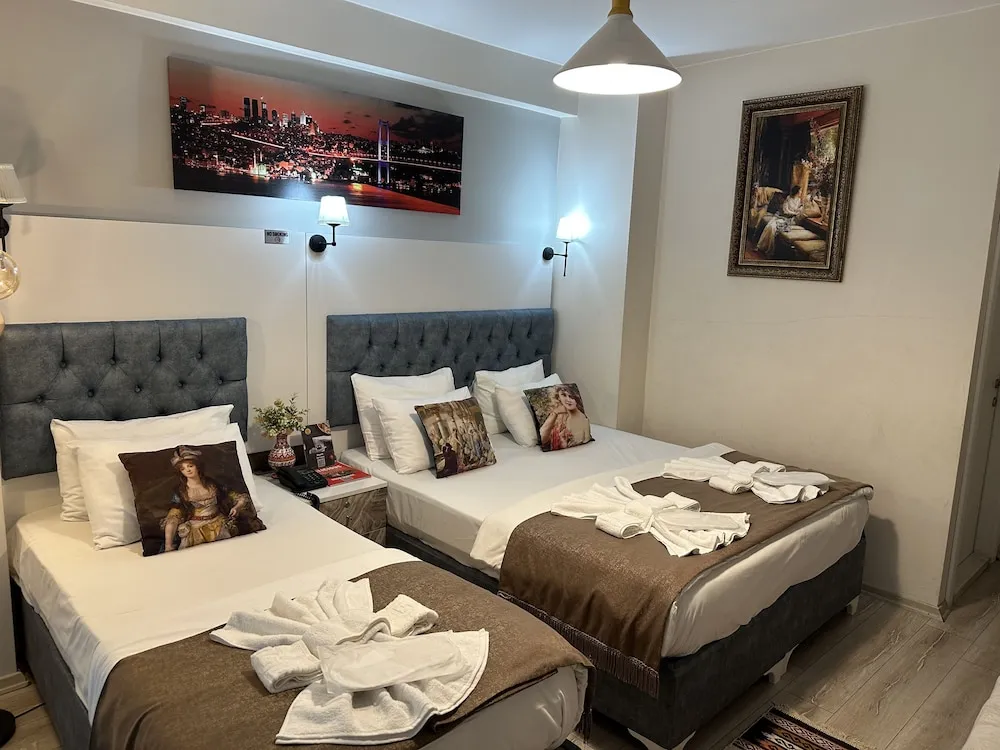 Deluxe Üç Kişilik Oda