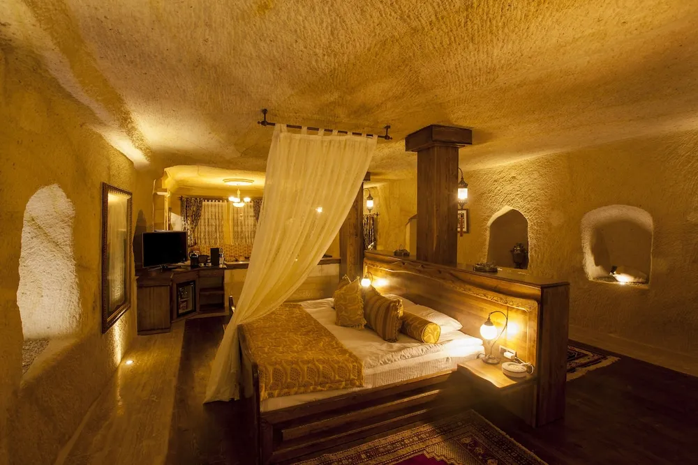 Royal Cave Suite