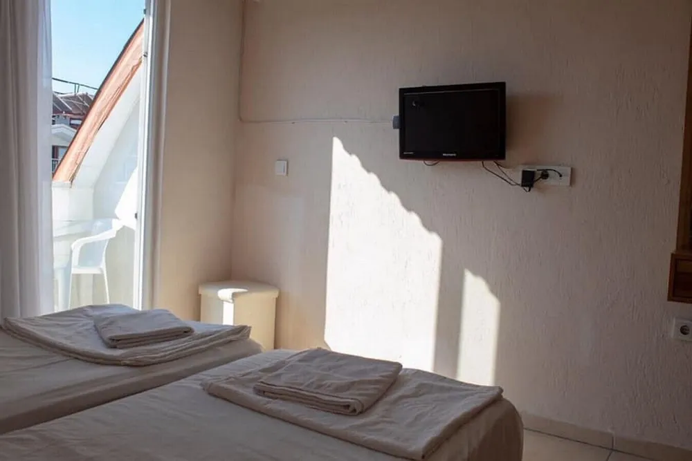 Classic Tek Büyük Yataklı Oda, Balkon, Bahçe Manzaralı