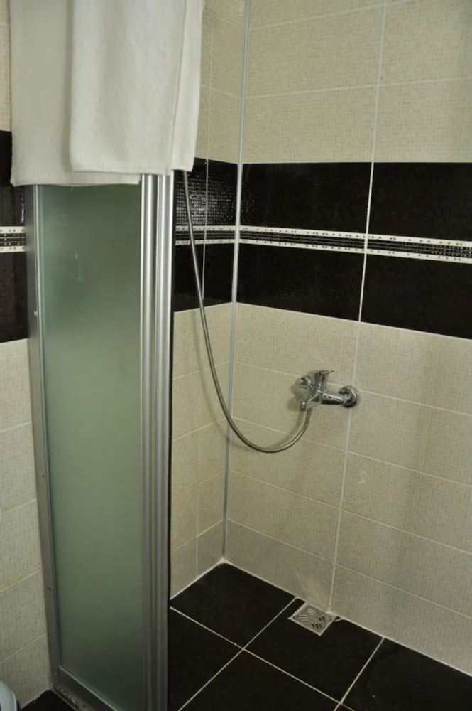 Classic Tek Büyük Yataklı Oda, Balkon, Bahçe Manzaralı