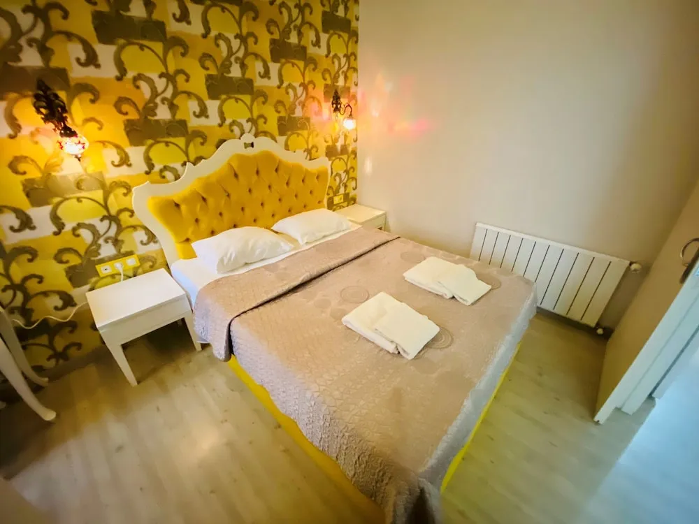 YELLOW Apartment for 2 People