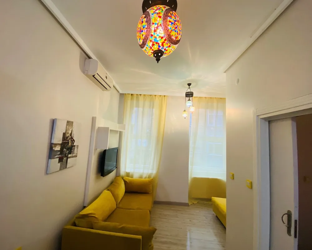 YELLOW Apartment for 2 People