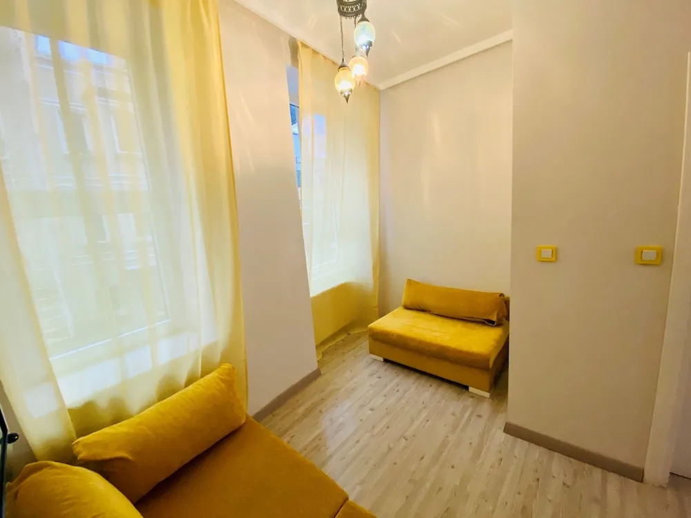 YELLOW Apartment for 2 People