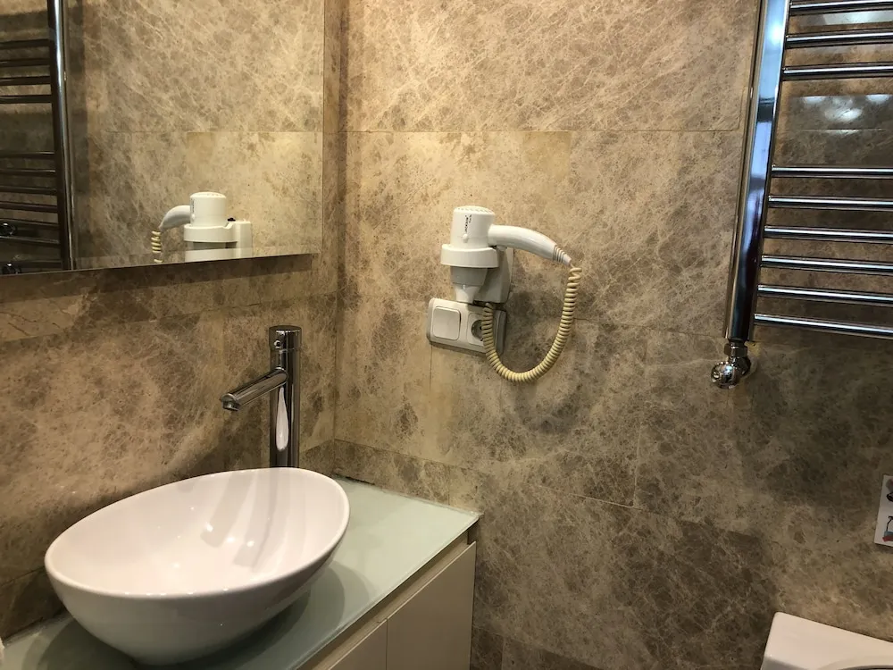 WHITE Apartment for 4 People