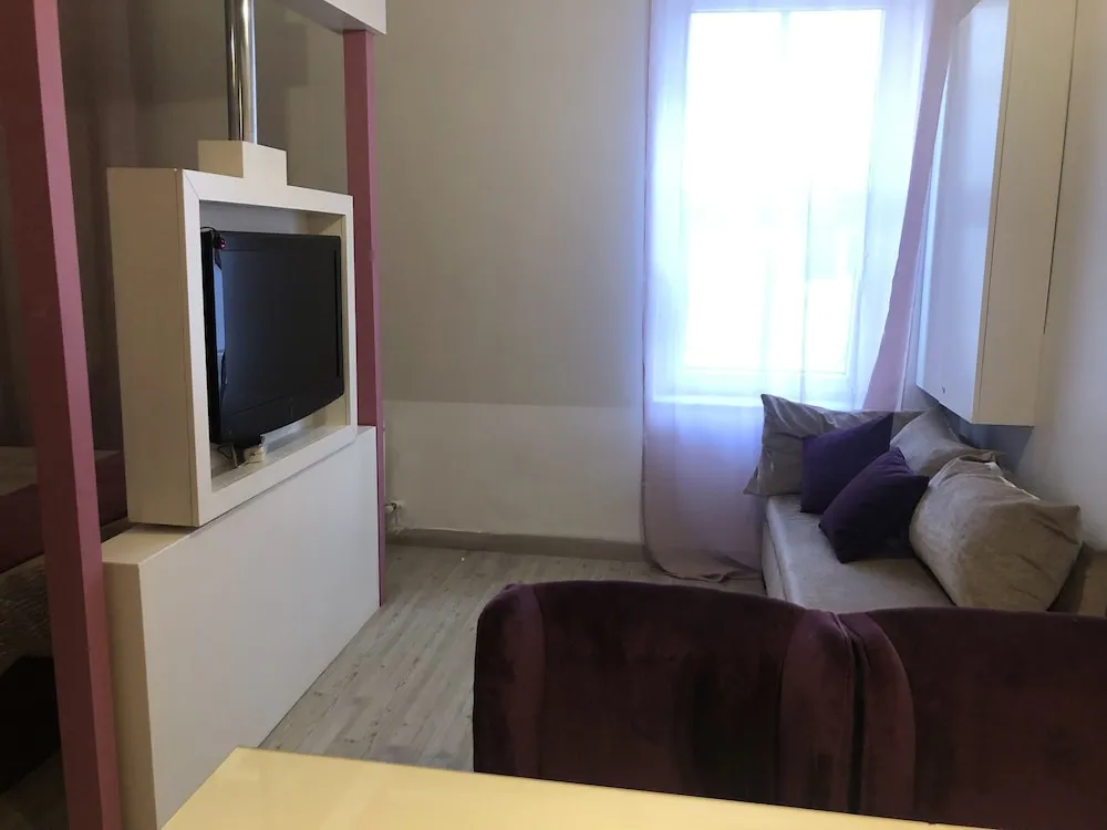 PURPLE Apartment for 3 People