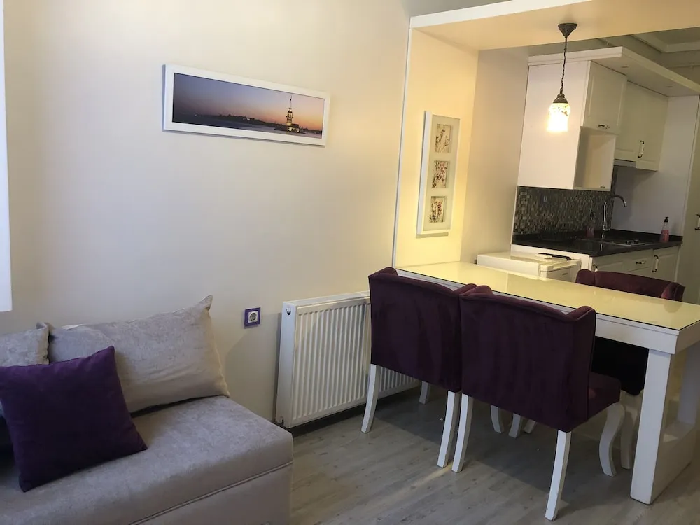 PURPLE Apartment for 3 People