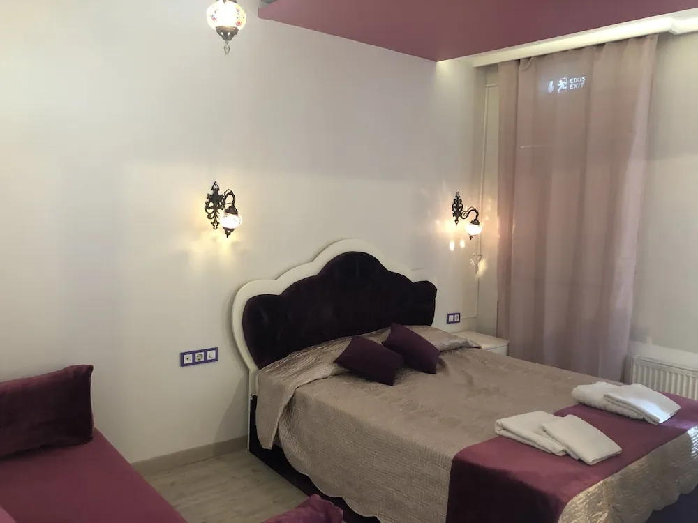 PURPLE Apartment for 3 People