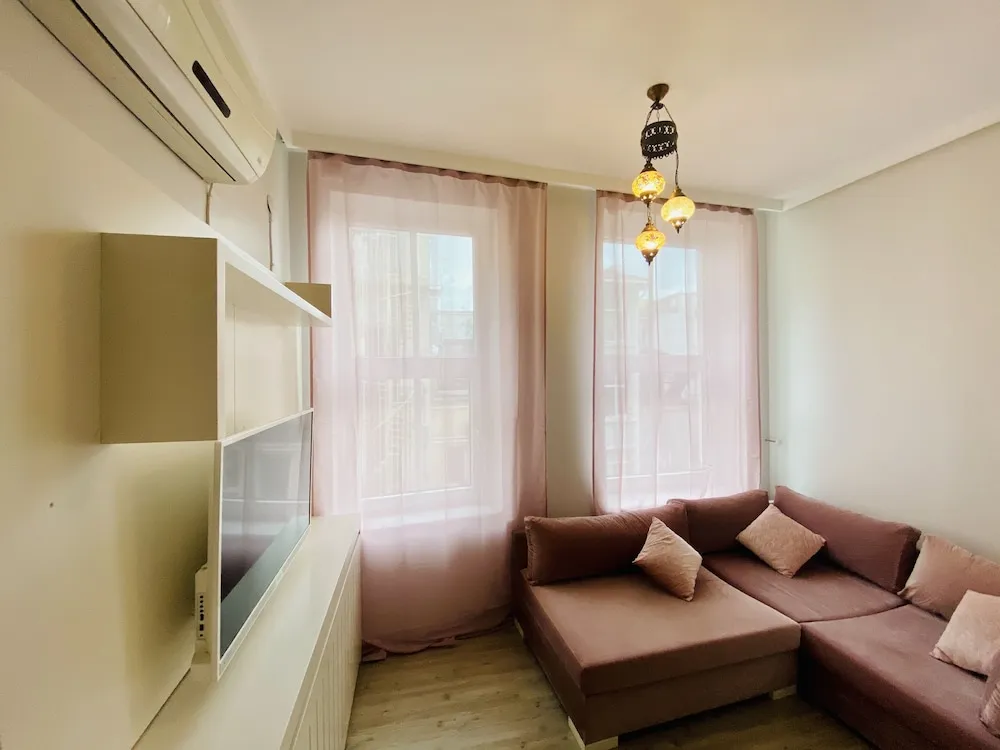 PINK Apartment for 2 People