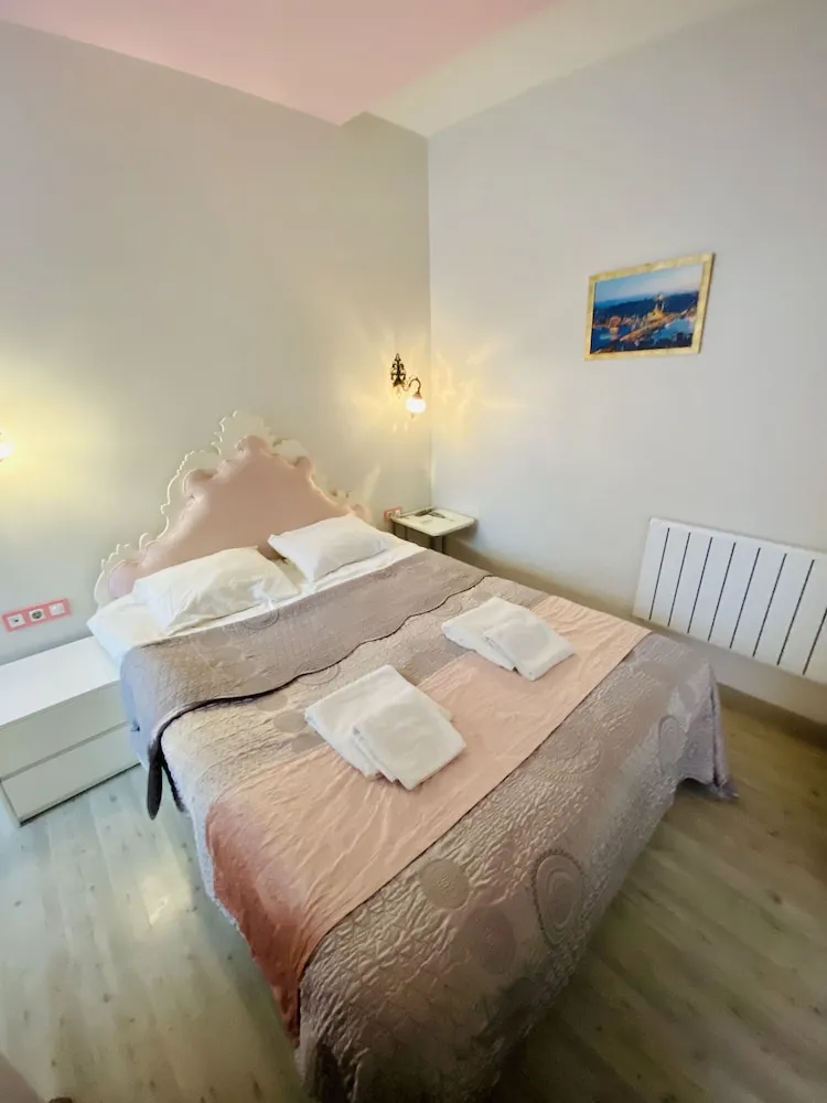 PINK Apartment for 2 People