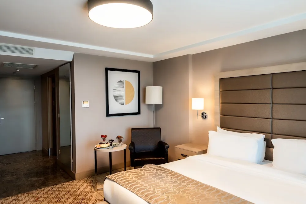 Deluxe Tek Büyük Yataklı Oda, Teras, Deniz Manzaralı